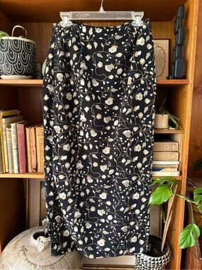 90s Vintage CottageCore Floral Maxi Wrap Skirt M